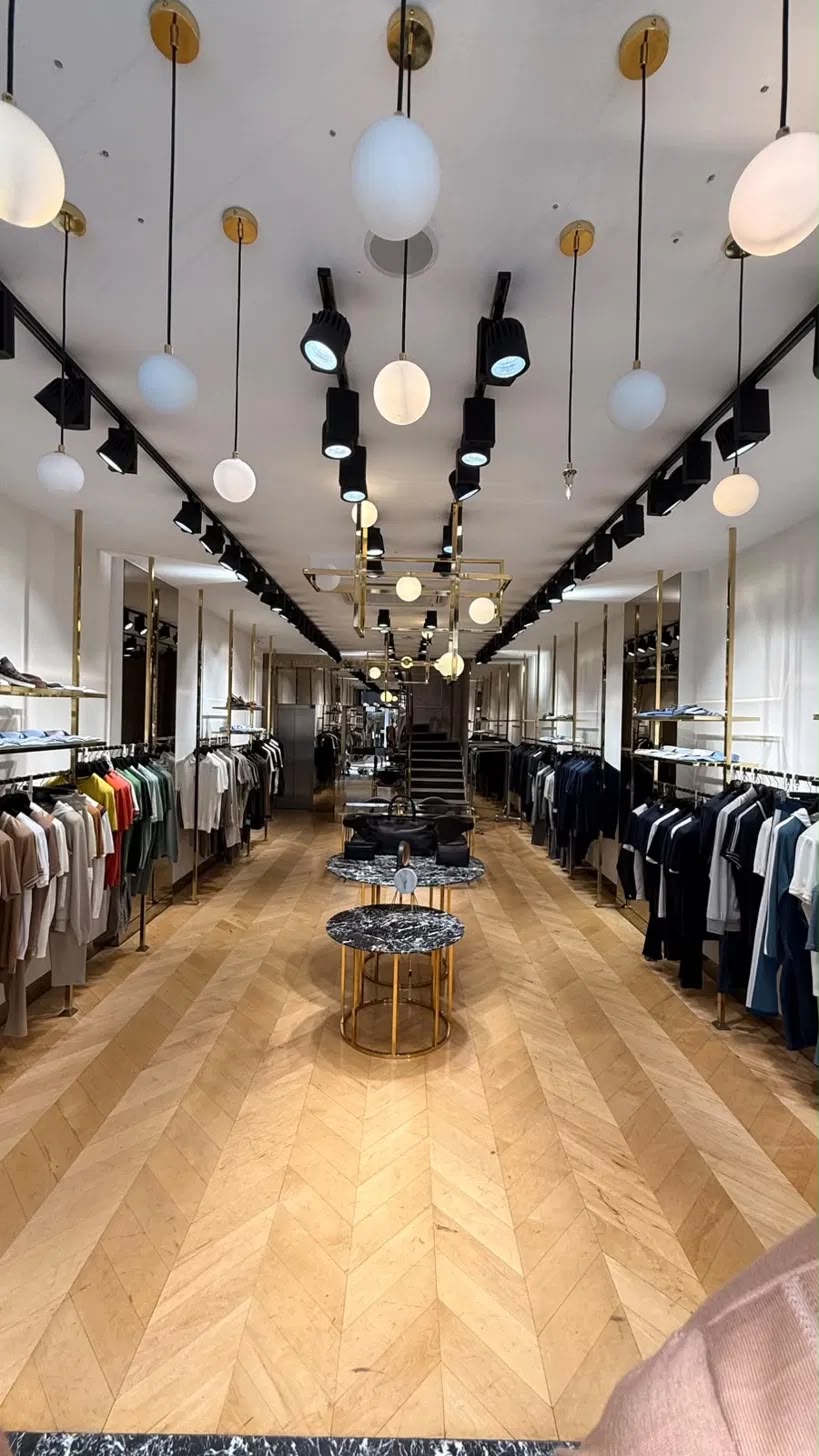 Laleli showroom interior